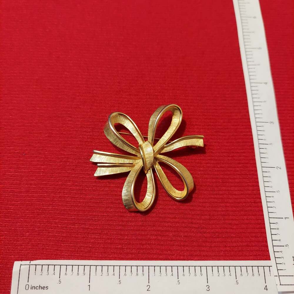 Vintage Monet Gold Tone Ribbon Bow Brooch Pin